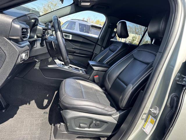 Certified 2020 Ford Explorer XLT w/ Equipment Group 202A AWD/4WD image 29
