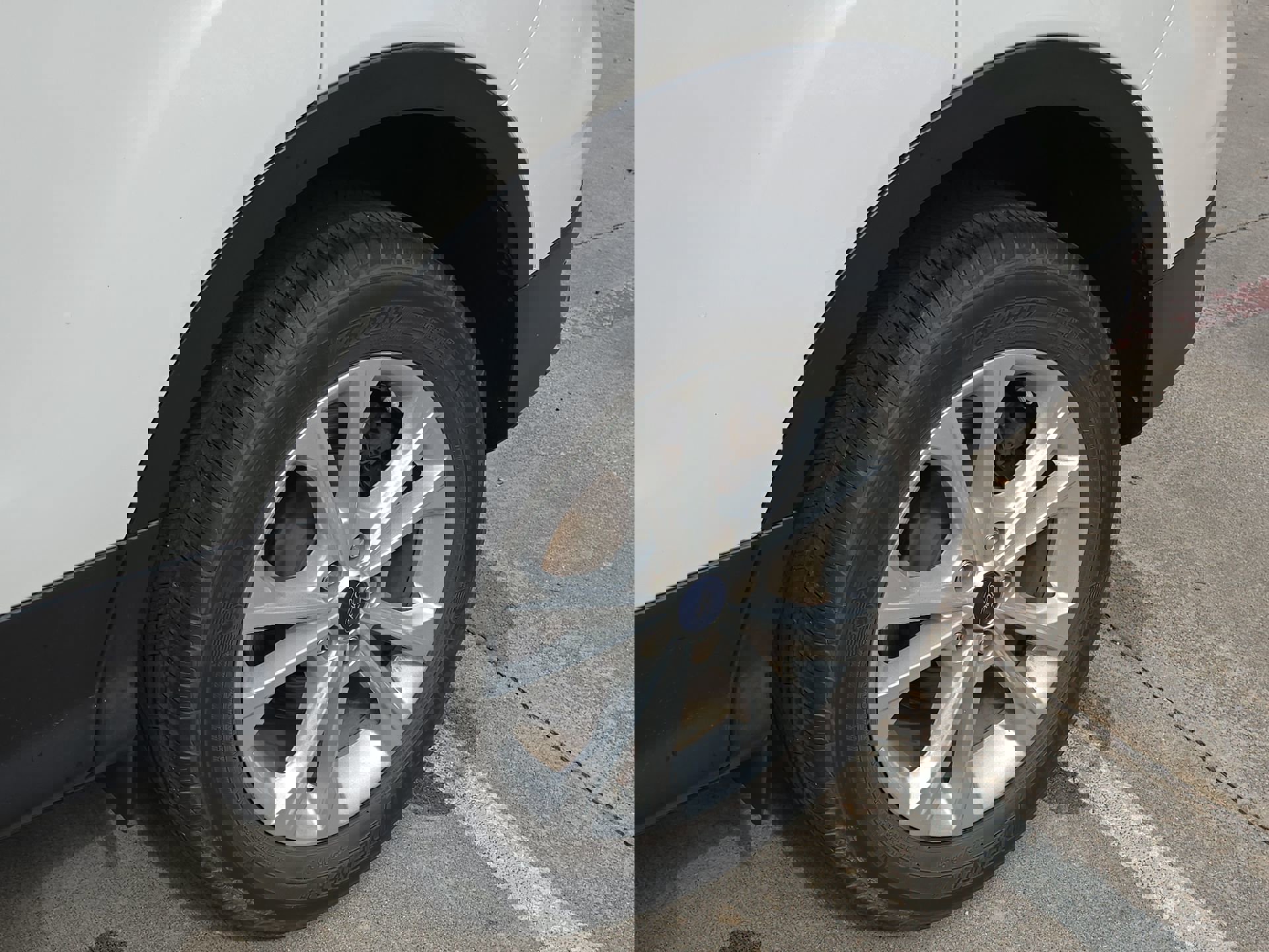 Certified 2019 Ford Escape SEL image 10