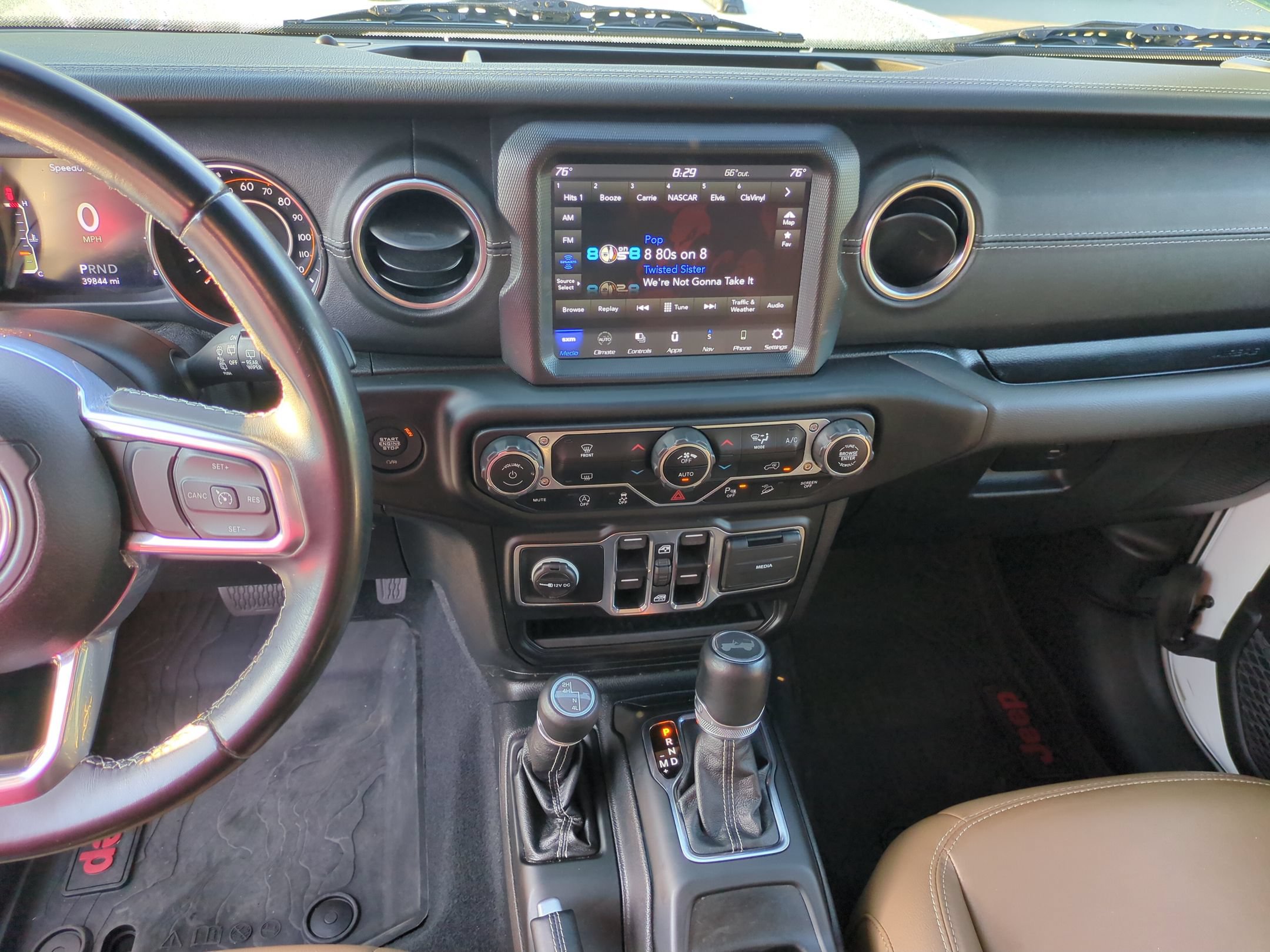 Used 2021 Jeep Wrangler Unlimited Sahara AWD/4WD image 23