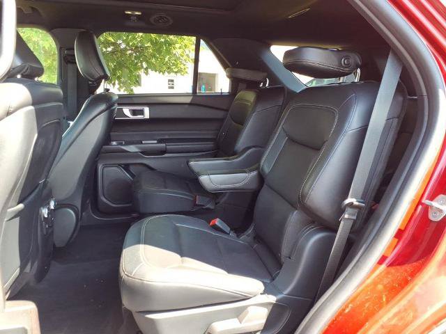 Certified 2020 Ford Explorer XLT w/ Equipment Group 202A AWD/4WD image 9
