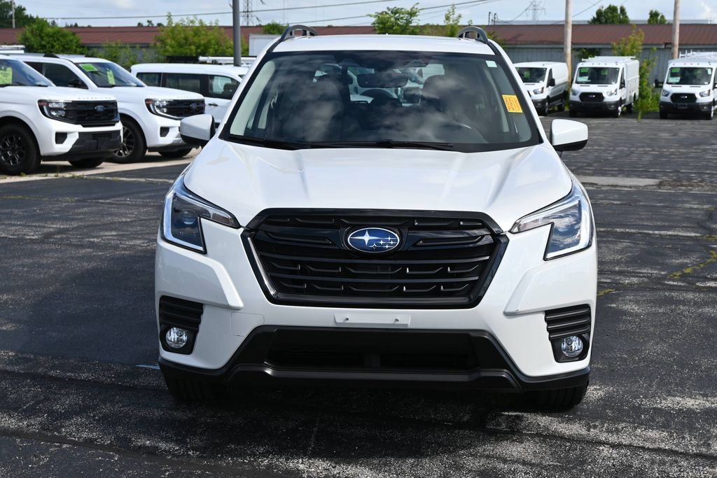 Used 2023 Subaru Forester Premium AWD/4WD image 6