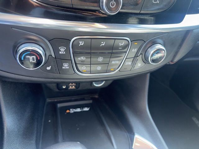 Used 2022 Chevrolet Traverse RS FWD image 22