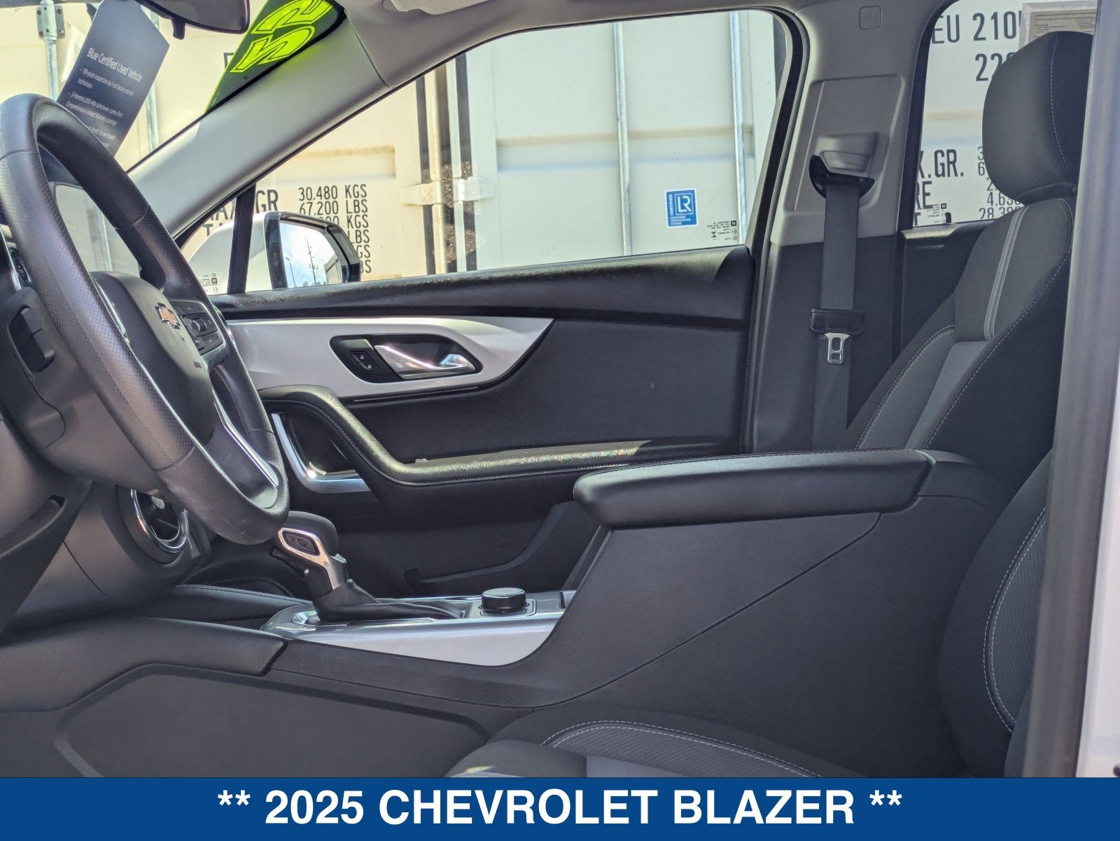 Used 2025 Chevrolet Blazer LT FWD image 21