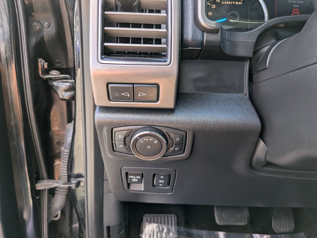 Certified 2018 Ford F150 Limited w/ Trailer Tow Package AWD/4WD image 32