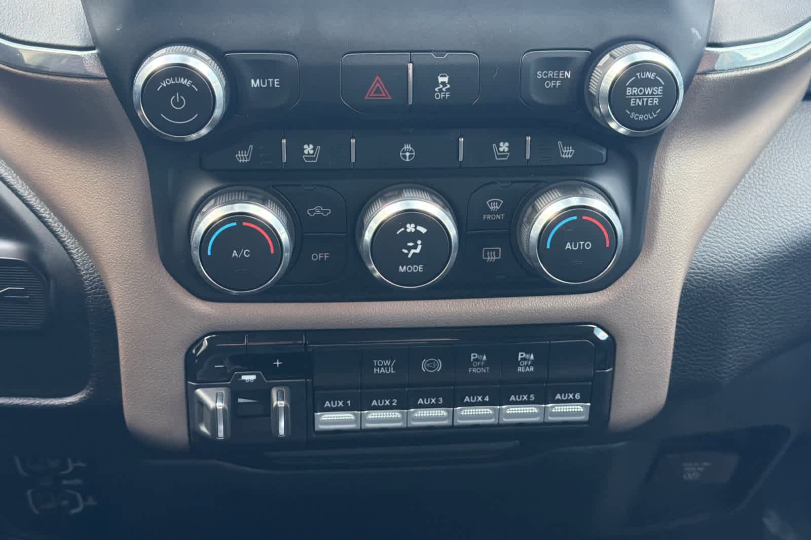 Used 2022 RAM 2500 Laramie AWD/4WD image 19