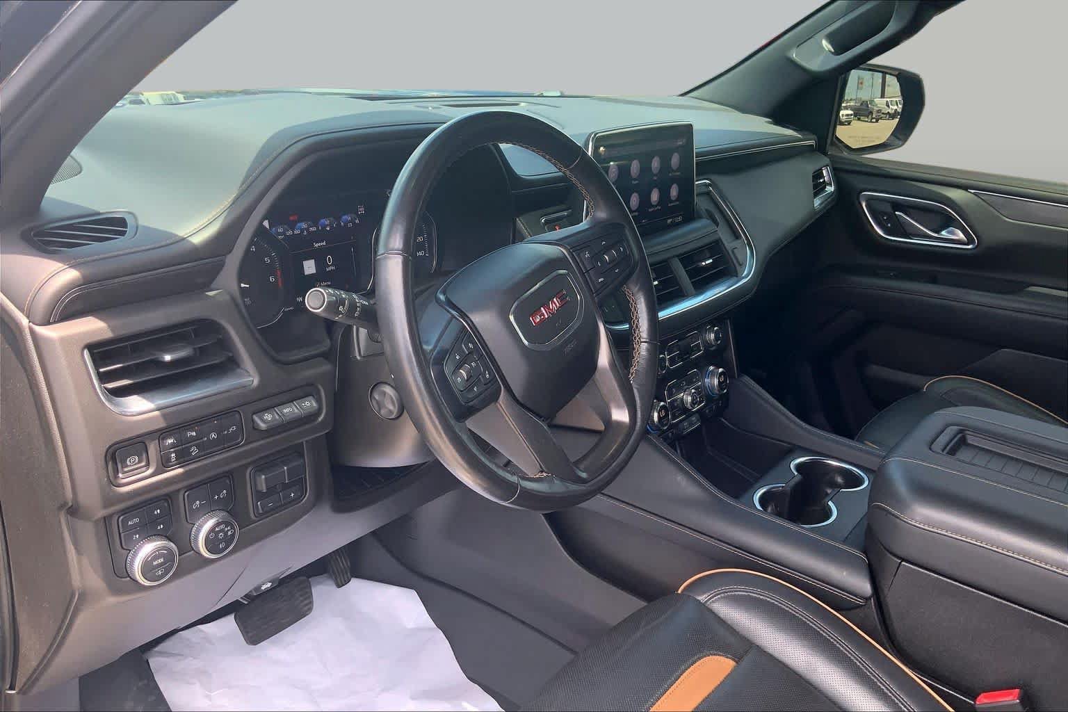 Used 2021 GMC Yukon XL AT4 w/ AT4 Premium Plus Package AWD/4WD image 16