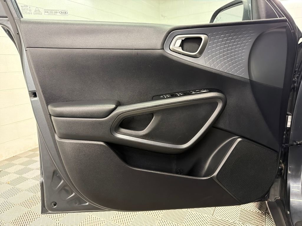 Used 2020 Kia Soul S image 16