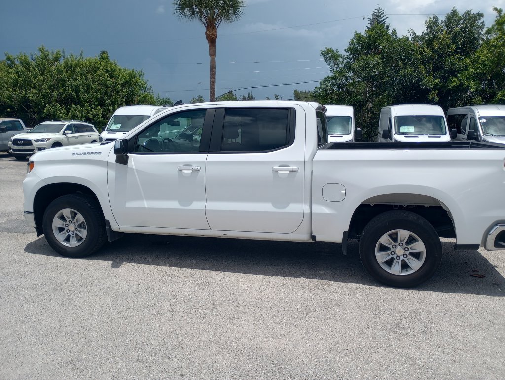 Used 2025 Chevrolet Silverado 1500 LT RWD image 4