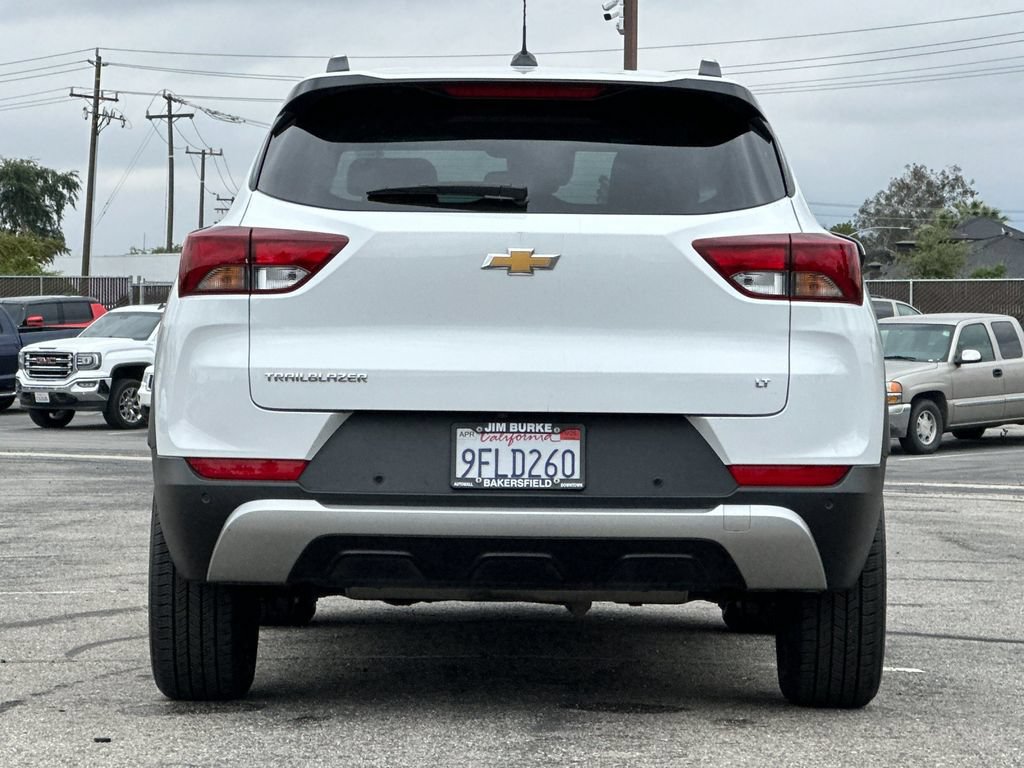Used 2023 Chevrolet TrailBlazer LT w/ Convenience Package FWD image 4