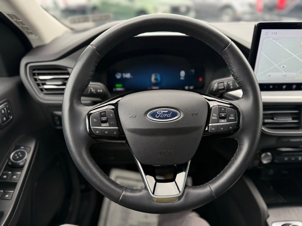 Certified 2023 Ford Escape Platinum w/ Premium Technology Package image 17