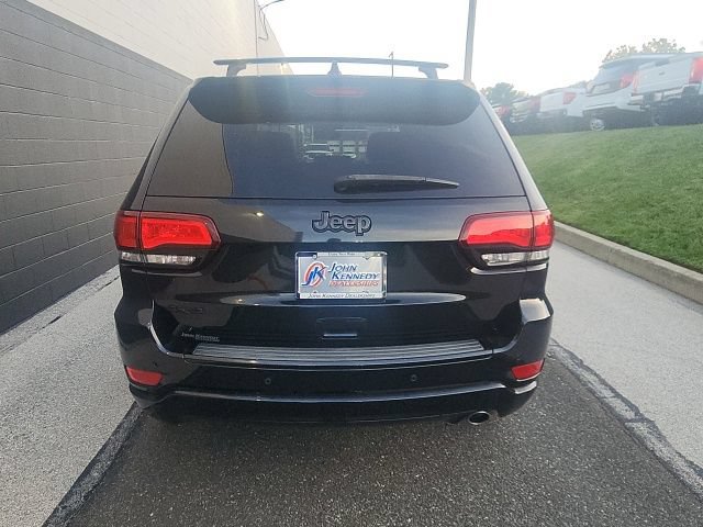 Used 2018 Jeep Grand Cherokee Altitude AWD/4WD image 5