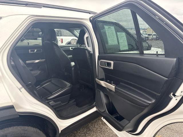Certified 2022 Ford Explorer XLT w/ Equipment Group 202A image 9