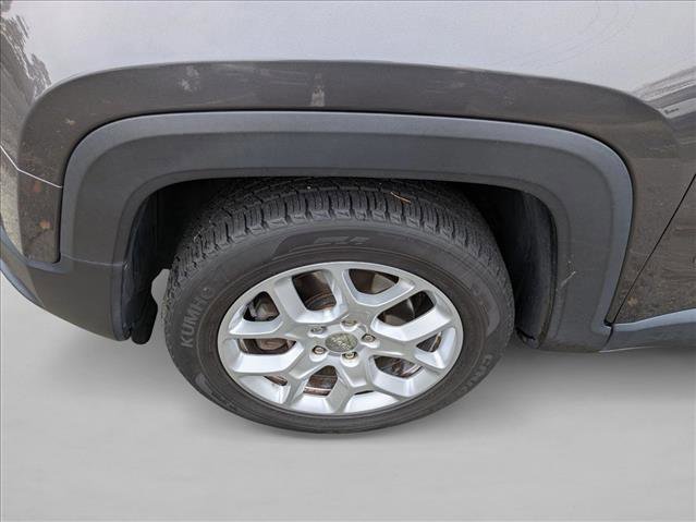 Used 2017 Jeep Renegade Latitude image 22