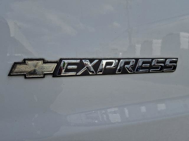 Used 2021 Chevrolet Express 2500 w/ Communications Package RWD image 31