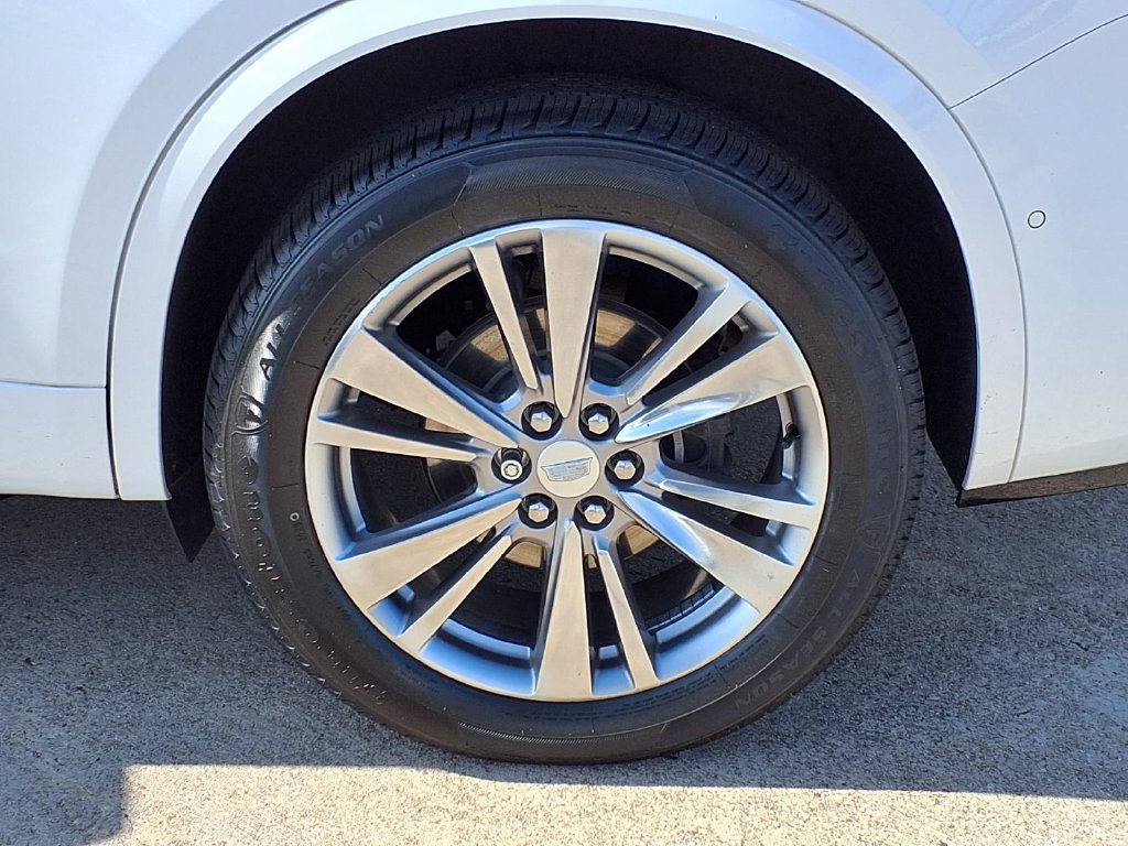 Used 2024 Cadillac XT6 Premium Luxury w/ Technology Package FWD image 31