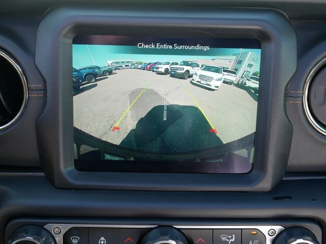 Used 2021 Jeep Wrangler Unlimited Sahara AWD/4WD image 33