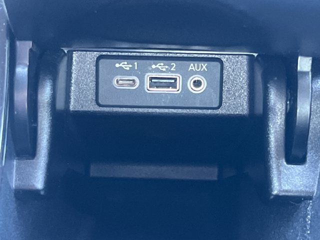 Used 2023 Nissan Maxima Platinum w/ Sport Mat Group FWD image 29