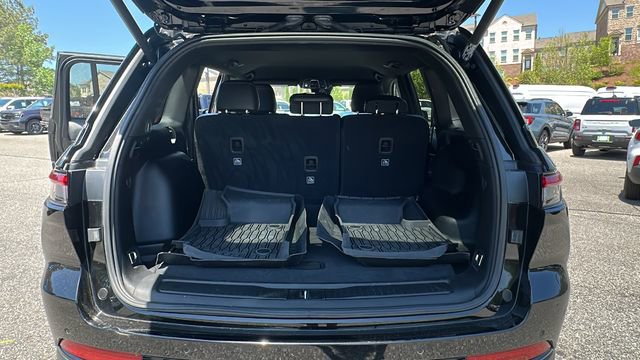 Used 2023 Jeep Grand Cherokee Altitude AWD/4WD image 18