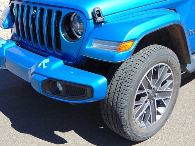Used 2023 Jeep Wrangler Unlimited Sahara AWD/4WD image 2