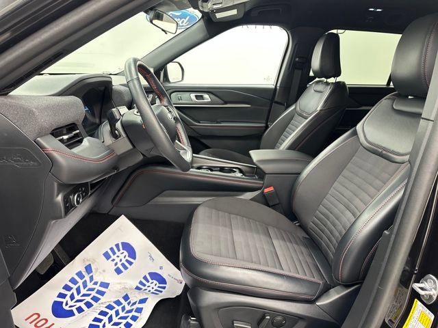 Certified 2025 Ford Explorer ST-Line image 23