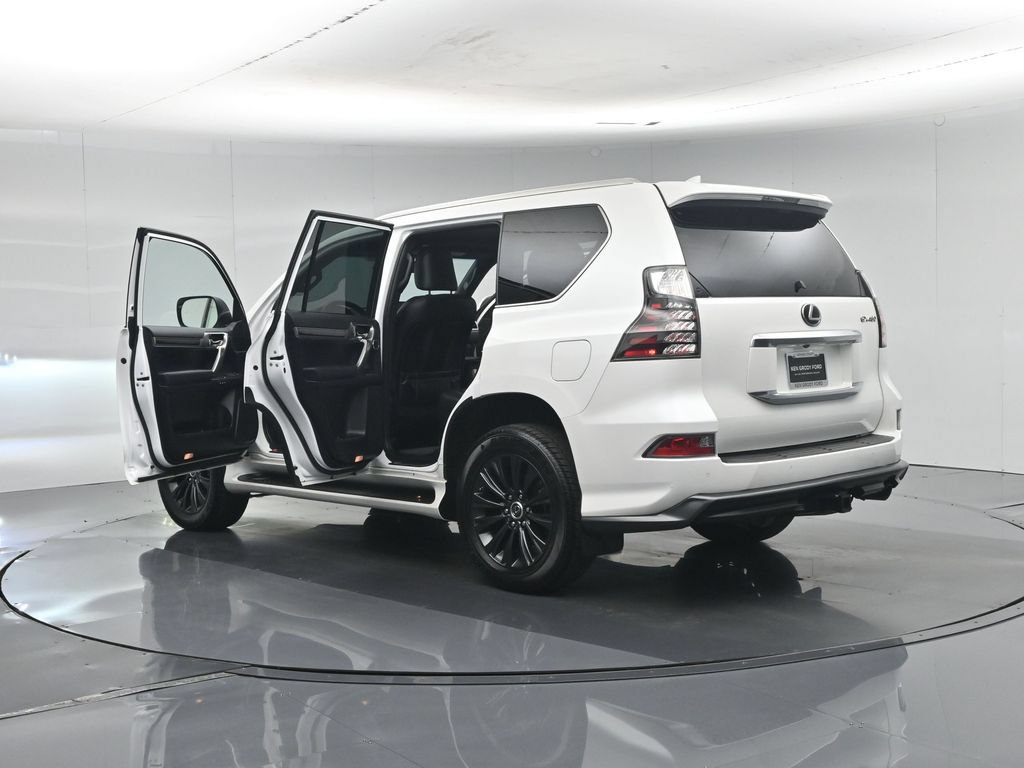 Used 2023 Lexus GX 460 Luxury w/ Sport Design Package AWD/4WD image 40
