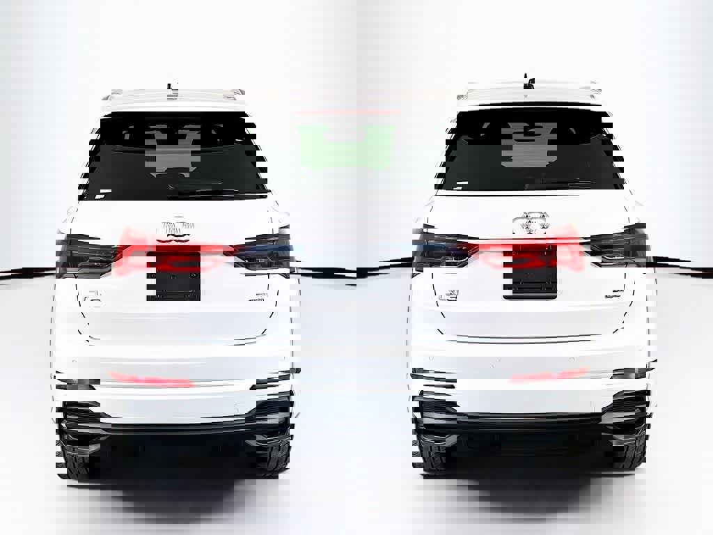 Used 2024 Audi Q3 2.0T Premium image 5