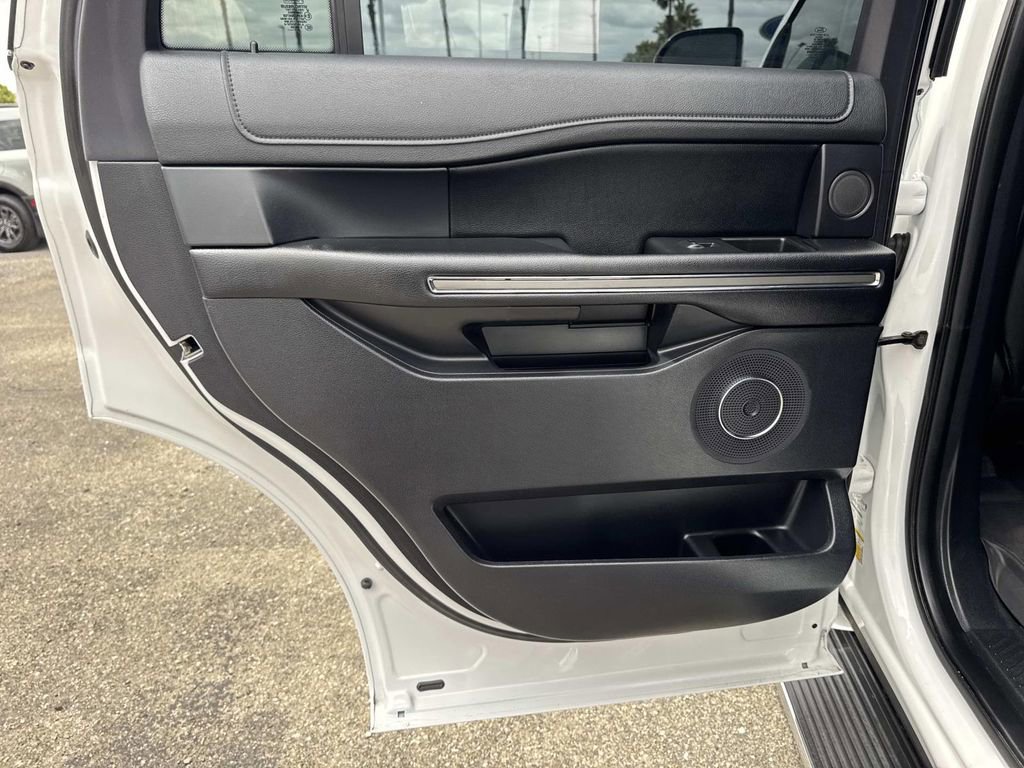 Certified 2019 Ford Expedition XLT w/ Equipment Group 202A RWD image 25