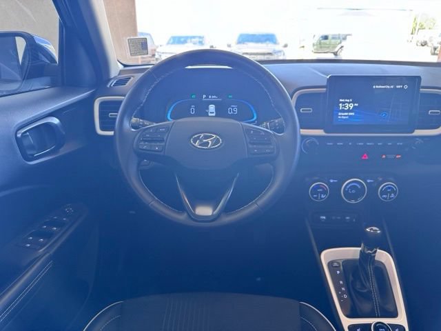 Used 2025 Hyundai Venue Limited FWD image 13