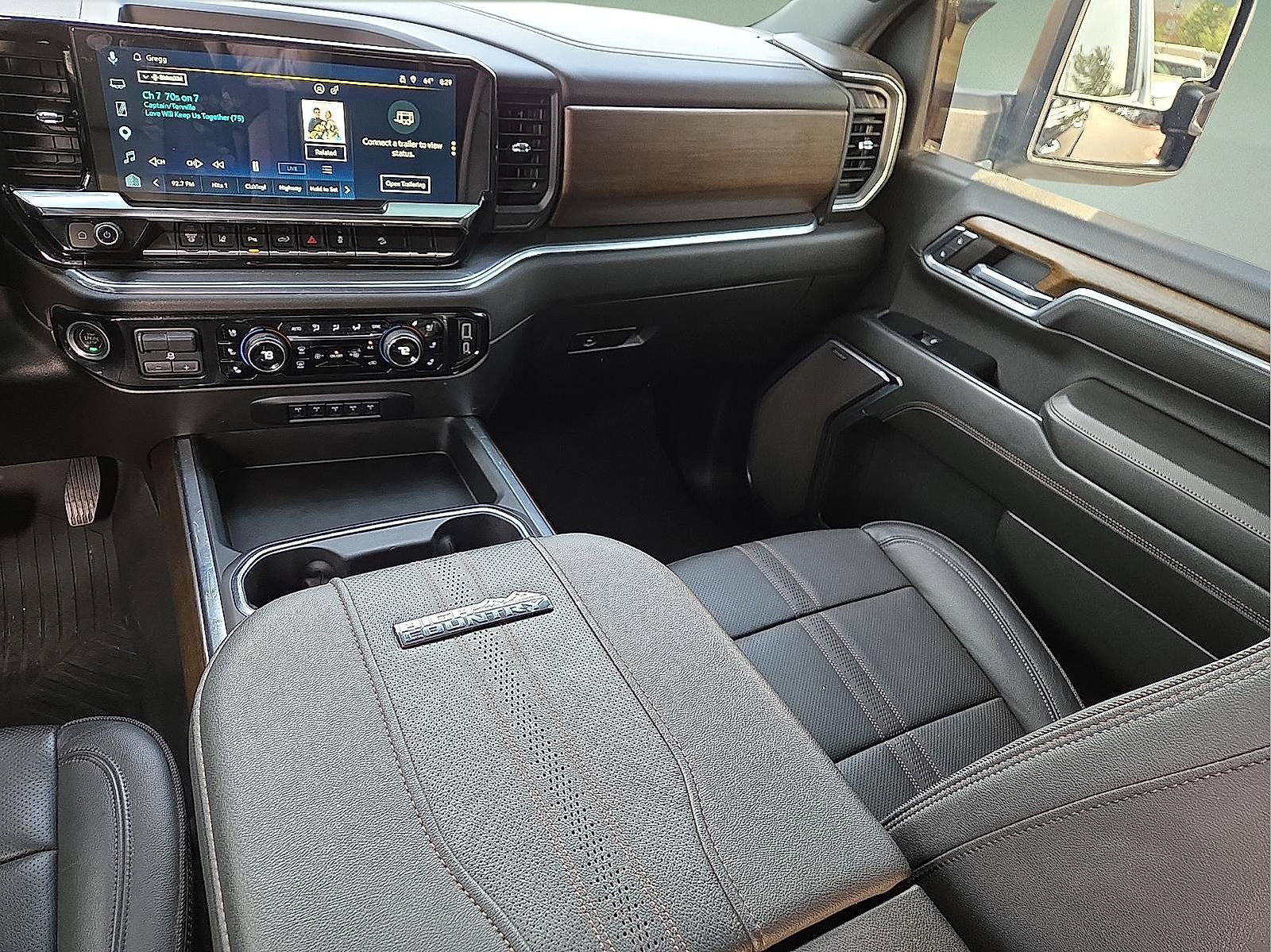 Used 2024 Chevrolet Silverado 2500 High Country w/ High Country Premium Package AWD/4WD image 12