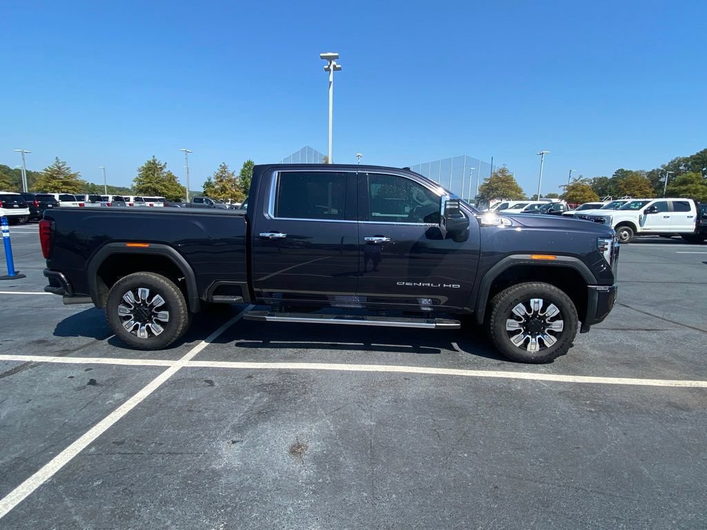 Used 2025 GMC Sierra 2500 Denali w/ Technology Package AWD/4WD image 8