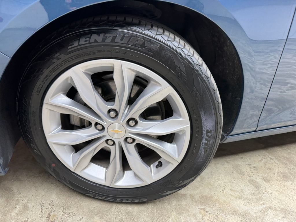 Used 2025 Chevrolet Malibu LT FWD image 24