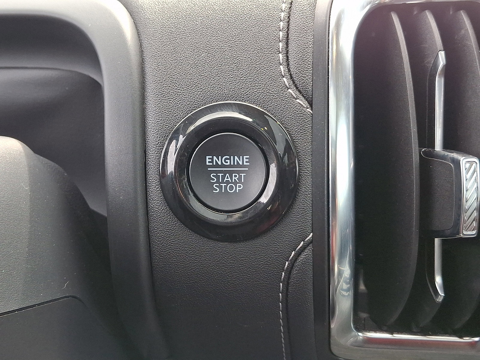 Certified 2025 Ford Expedition Platinum image 22