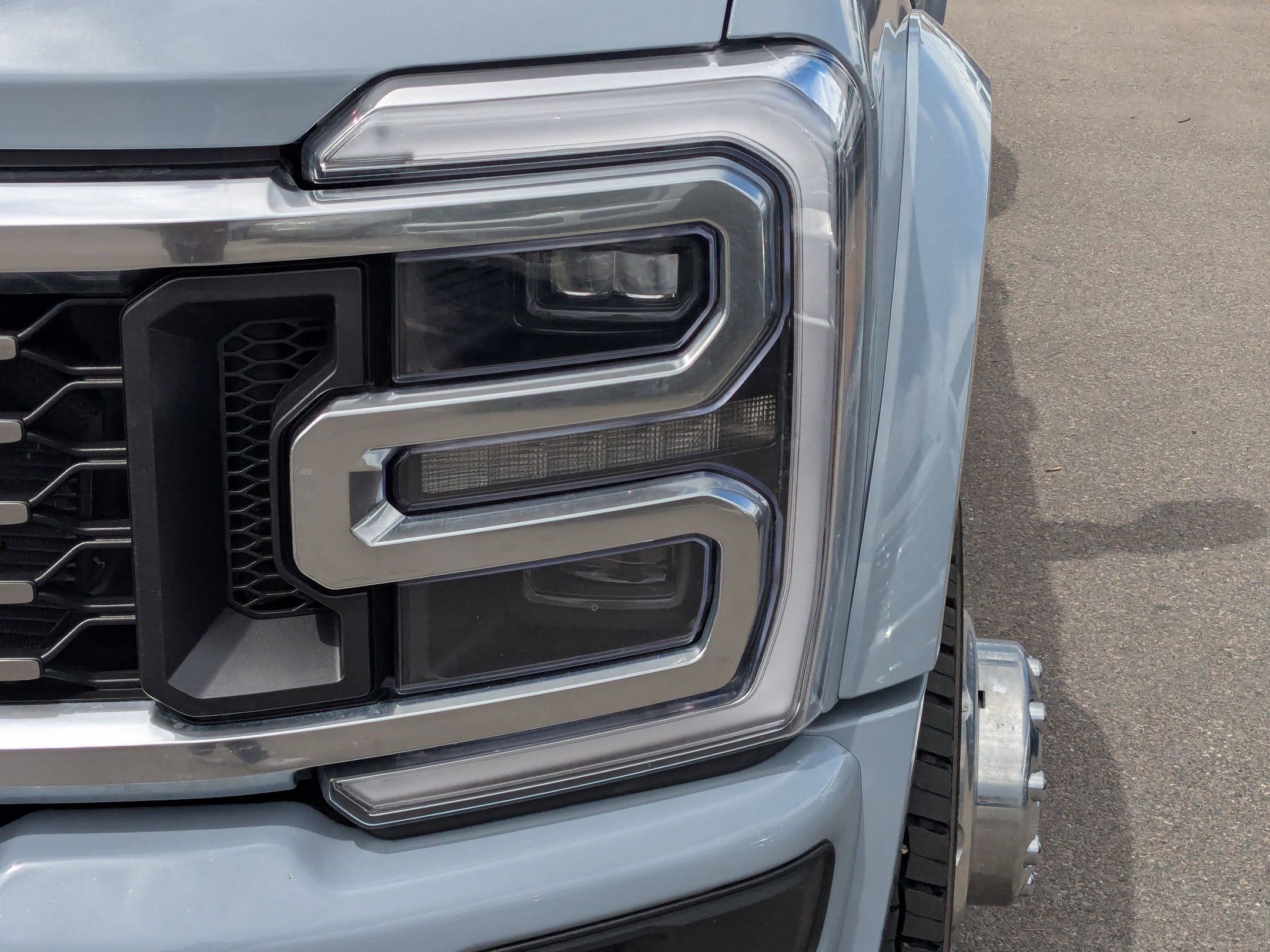 Certified 2026 Ford F450 Platinum w/ FX4 Off-Road Package AWD/4WD image 15