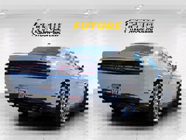 Used 2022 Dodge Challenger GT image 3