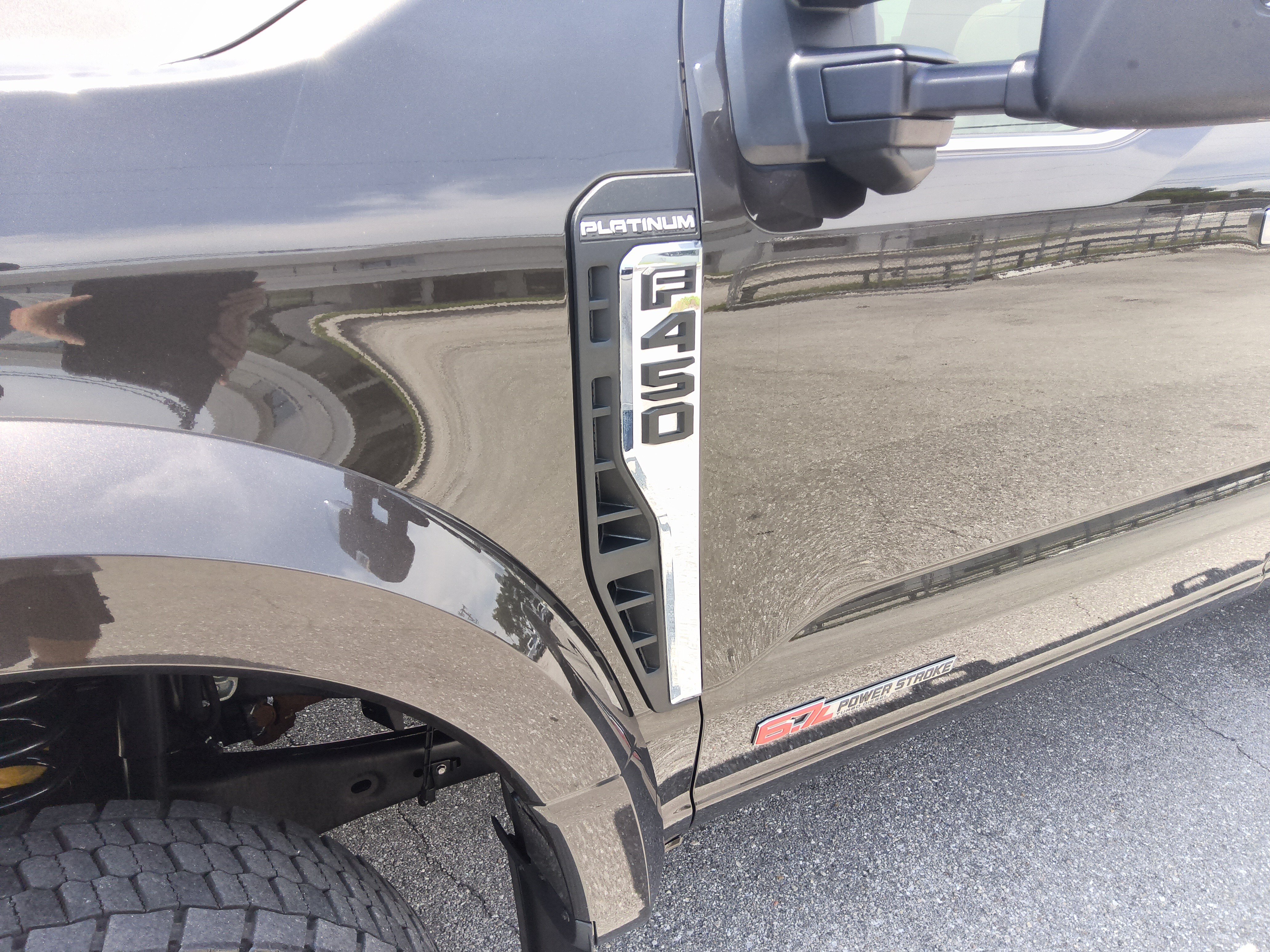 Certified 2025 Ford F450 Platinum w/ Platinum Plus Package AWD/4WD image 10