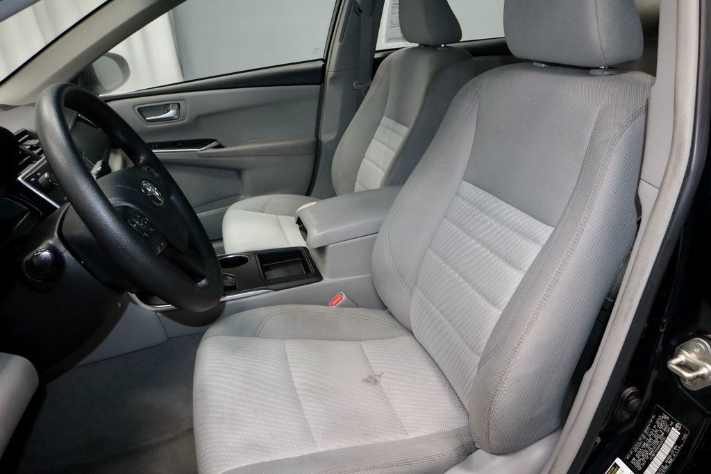 Used 2017 Toyota Camry LE image 22