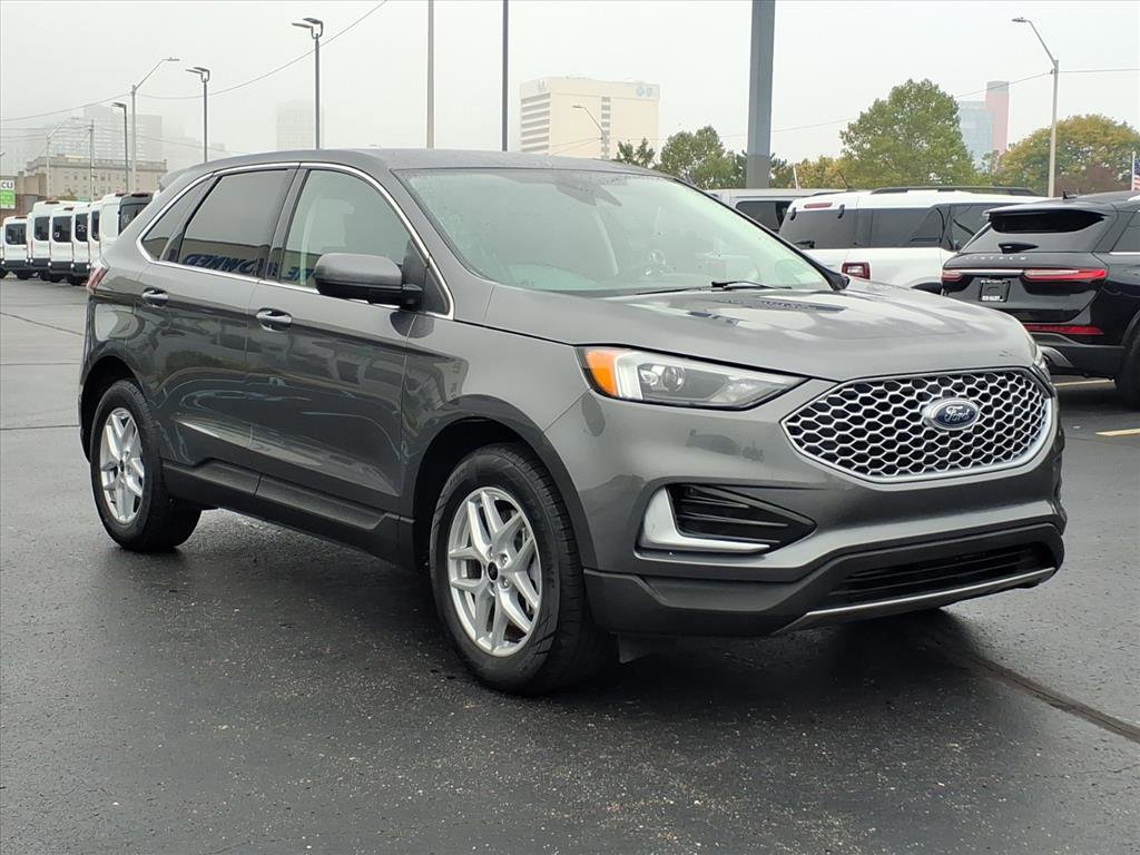Certified 2024 Ford Edge SEL image 5