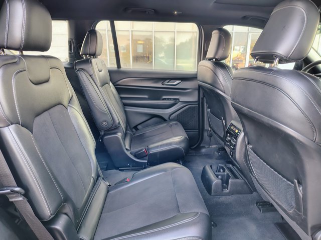 Used 2023 Jeep Grand Cherokee L Laredo AWD/4WD image 16