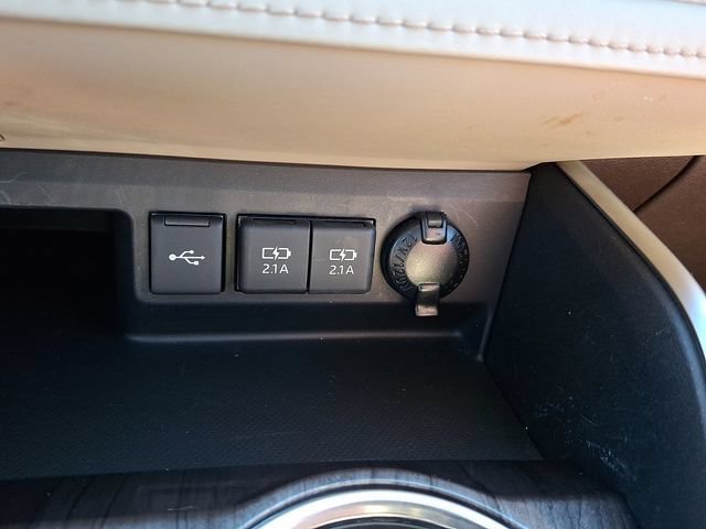 Used 2020 Toyota Highlander Platinum AWD/4WD image 28