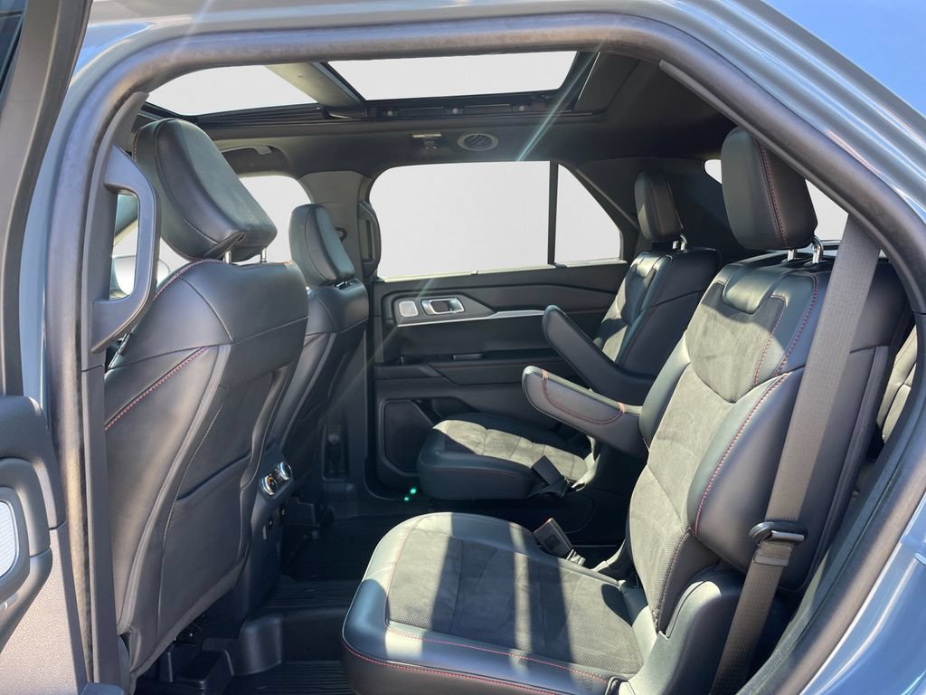 Certified 2025 Ford Explorer ST AWD/4WD image 15
