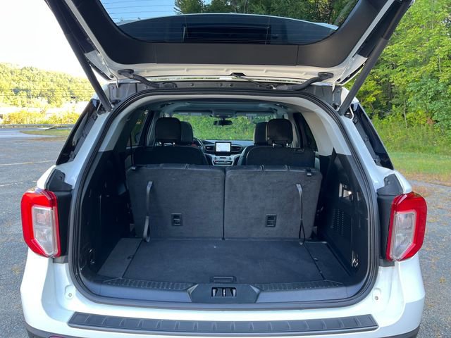 Certified 2023 Ford Explorer XLT w/ Equipment Group 202A image 16