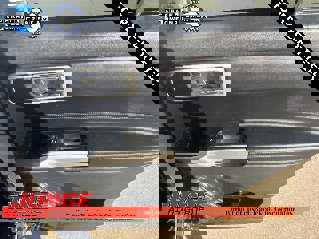 Certified 2022 Ford Explorer XLT w/ Equipment Group 202A image 17