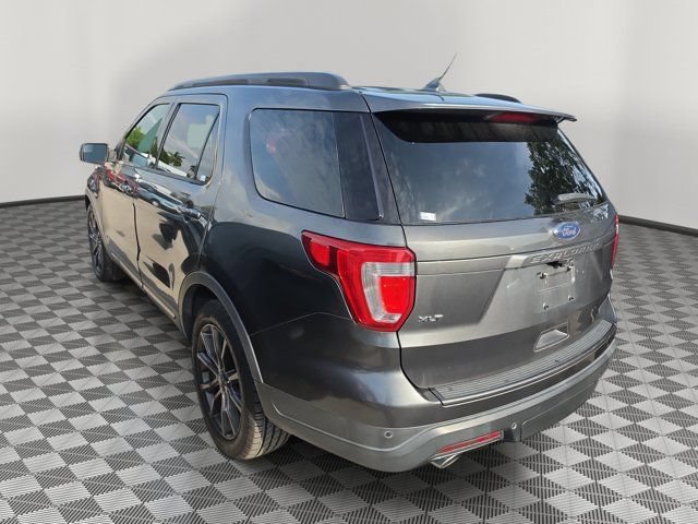 Certified 2018 Ford Explorer XLT w/ Equipment Group 202A FWD image 4