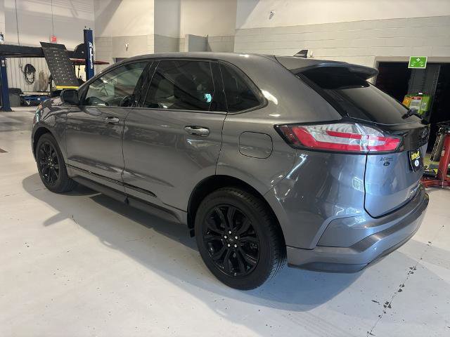 Certified 2022 Ford Edge SE w/ Black Appearance Package AWD/4WD image 3