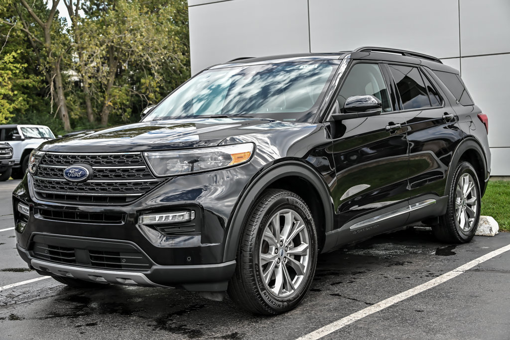Certified 2023 Ford Explorer XLT w/ Equipment Group 202A AWD/4WD image 5