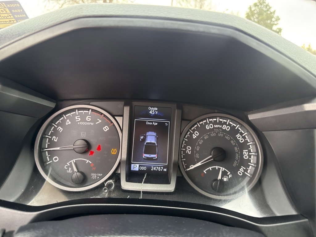 Used 2017 Toyota Tacoma TRD Off-Road image 19