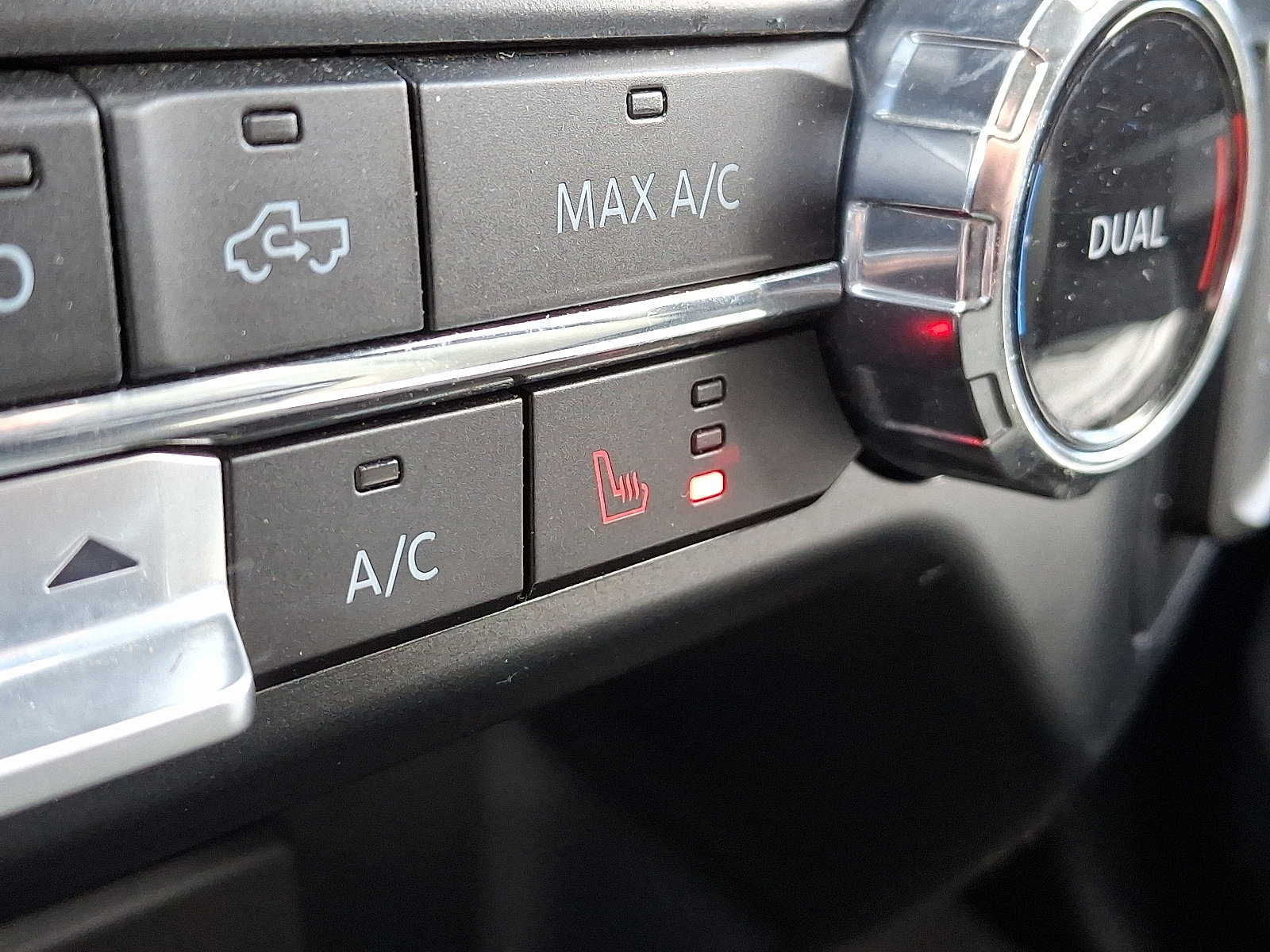 Certified 2022 Ford F150 XLT w/ Equipment Group 302A High image 32