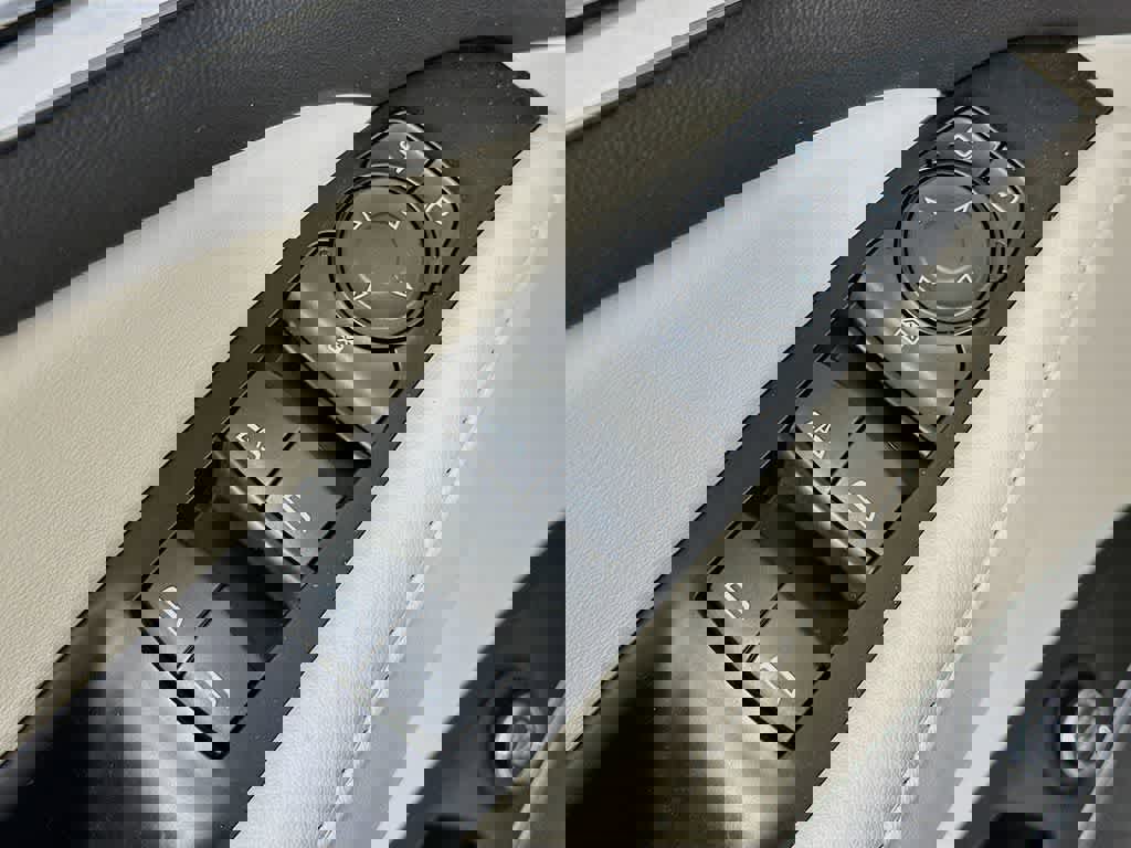 Used 2023 Buick Enclave Essence w/ Sport Touring Edition image 28