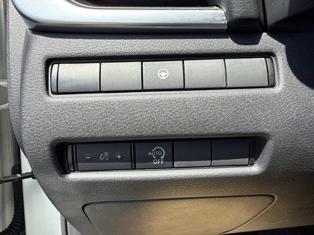 Used 2023 Nissan Rogue SV AWD/4WD image 18