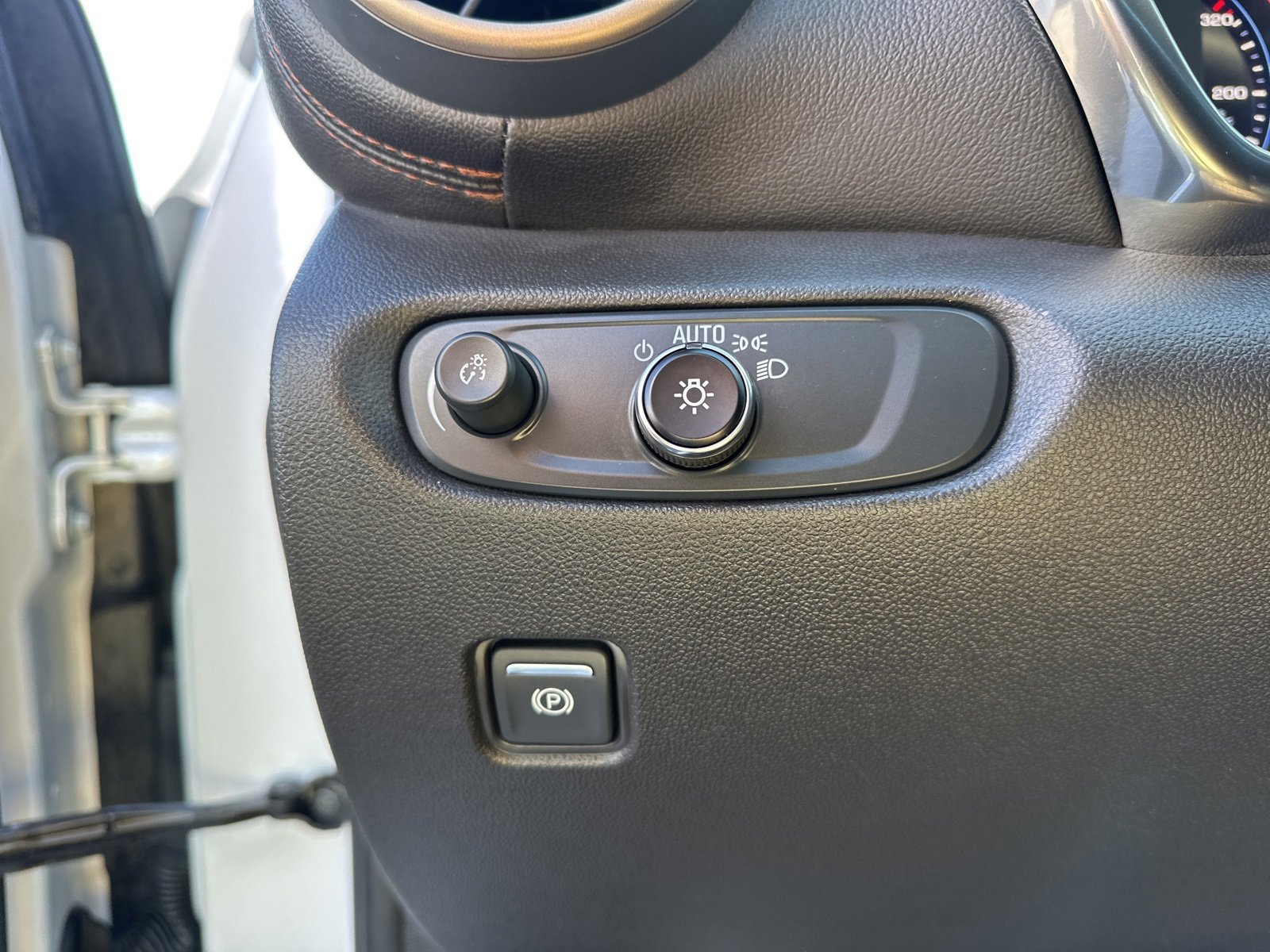 Used 2025 Chevrolet Blazer Premier w/ Driver Confidence II Package image 20